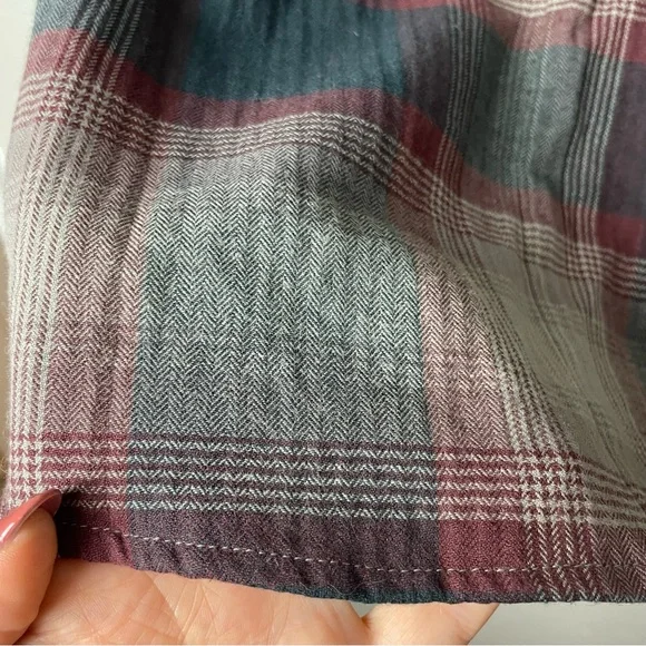 BNWT! LOVESTITCH Gray and Burgundy Plaid Women's Top Size L - Picture 8 of 8